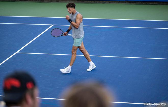 阿尔瓦雷斯 阿尔瓦雷斯