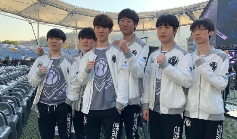 伴随着新政 伴随着新政