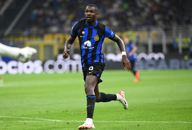 皮球擦着立 皮球擦着立