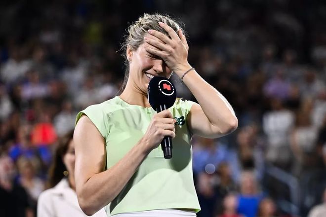 员示范击球 员示范击球